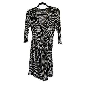 Karen Kane Dress Size SM Black White Geometric Faux Wrap Dress Stretch Ruching